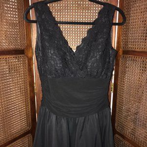 Jessica Howard V- Neck Cocktail Dress w/ Lace